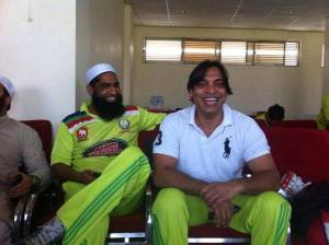 557101_697625220265166_1788948852_n