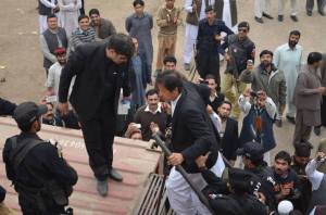 580643_689190457767408_1550147209_n