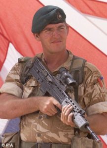 article-0-0045A6E400000258-128_306x423