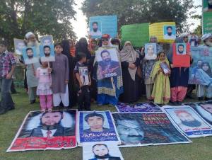 1385016_10151817554343370_933147845_n